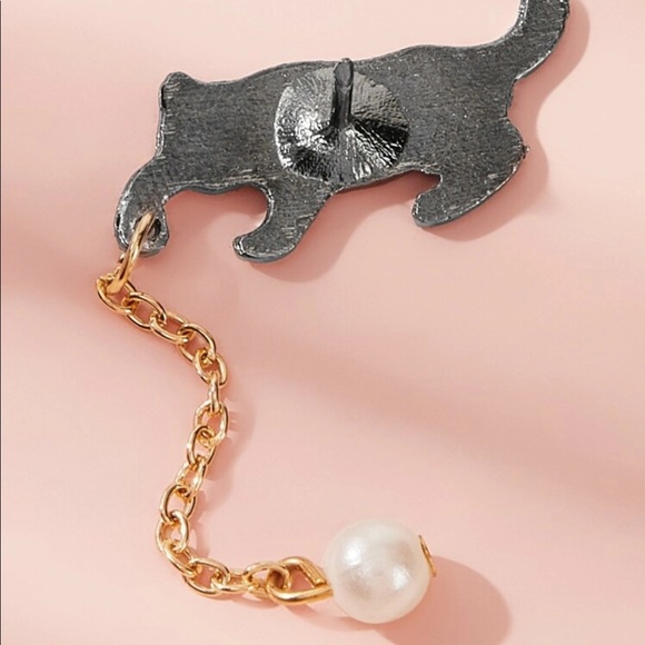 Cat + Pearl Brooch - Picture 4 of 5